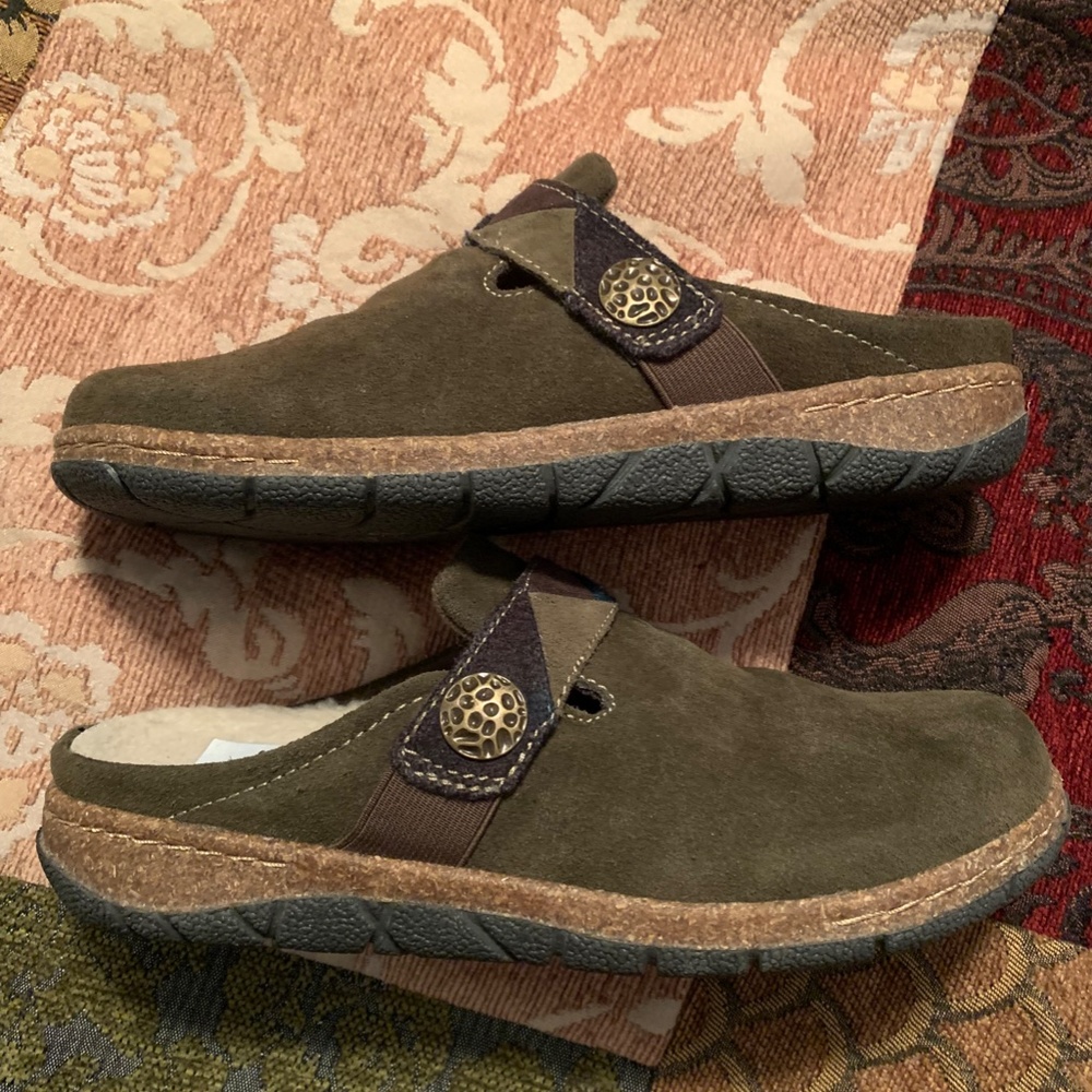 Earth Origins Suede Eloise Sherpa Lined Slip On Mule Clog slipper size 7.5 NEW